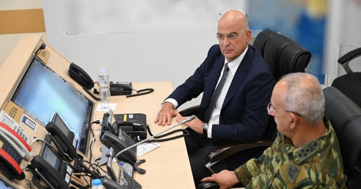 Σχέδιο Κόσμος: Επέστρεψαν με το C-130 από τη Βηρυτό οι 22 Έλληνες και οι 38 Κύπριοι από τον Λίβανο [εικόνες] - εικόνα 7