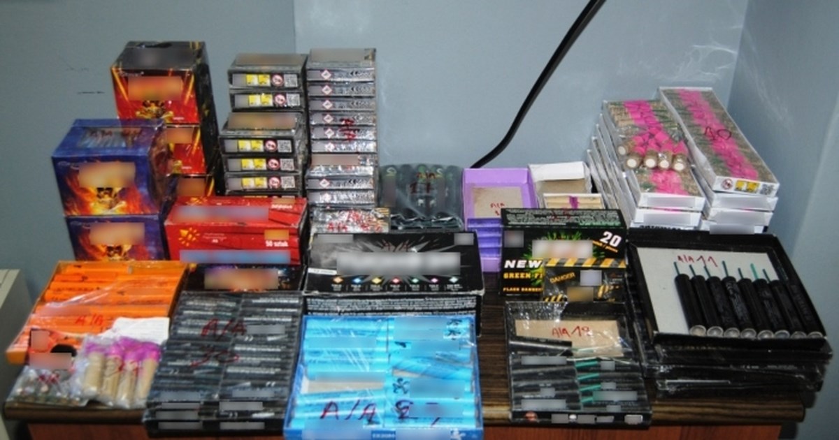 Συλλήψεις σε Ρόδο - Μεγαλόπολη: Κατασχέθηκαν πάνω από 53 χιλ. βεγγαλικά και κροτίδες [εικόνες] - εικόνα 3