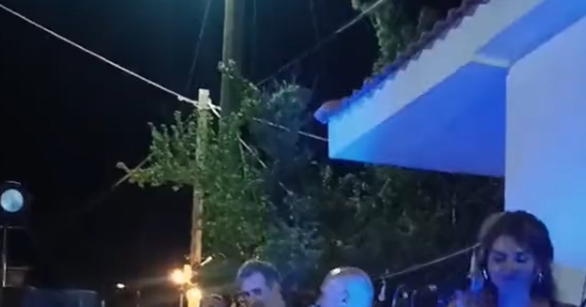 Ο δημοσιογράφος Προκόπης Δούκας απαντά για την "αμορφωσιά" του "The Wall" των Pink Floyd: Βιαστικά tweet μέσα στις διακοπές - εικόνα 2