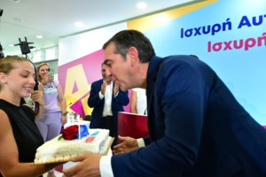 Καβγάς Βούλτεψη με Γιωτάκη της ΕΛΑΣ στον "αέρα": "Το ψέμα σας το βάζουν με τσιπάκι;" - "Έχει καταλάβει ο τηλεθεατής"