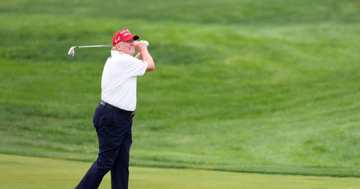 Ο Τραμπ απειλεί την Κίνα με επιπλέον δασμούς 50% εάν δεν πάρει πίσω τα αντίμετρα