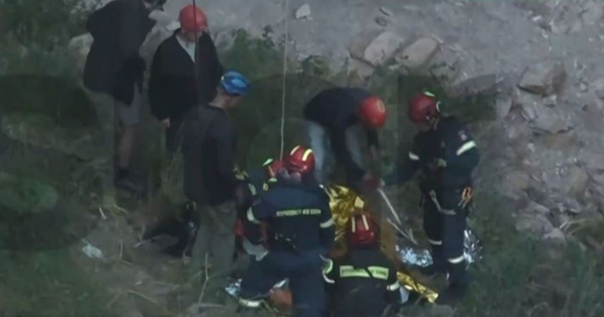 Σε εξέλιξη επιχείρηση διάσωσης στη Νέδα: Πατέρας και γιος έπεσαν σε χαράδρα