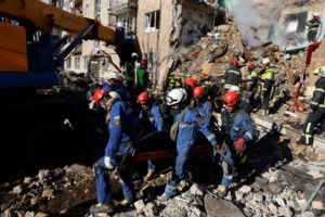 Ουκρανία: "Χτυπήσαμε στρατιωτικούς στόχους" λέει η Ρωσία για τη μαζική επίθεση στο Κίεβο - Οι Ευρωπαίοι απαντάνε με κυρώσεις - εικόνα 3