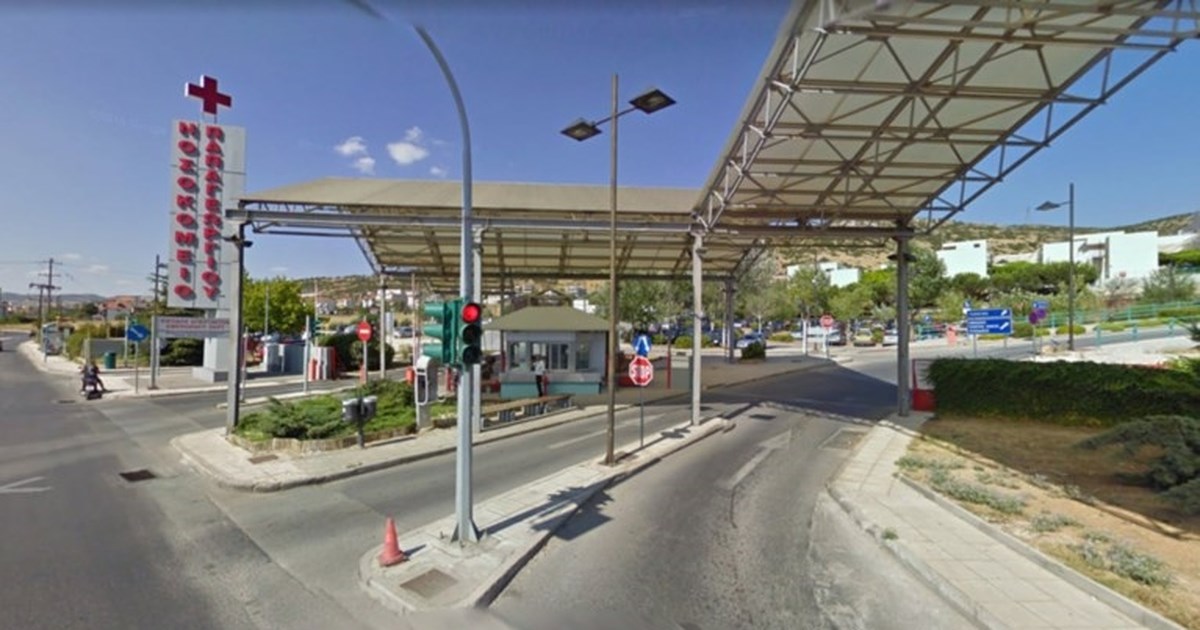 Παραλίγο τραγωδία στη Θεσσαλονίκη: Γυναίκα παρασύρθηκε από το αυτοκίνητό της - Λύθηκε το χειρόφρενο
