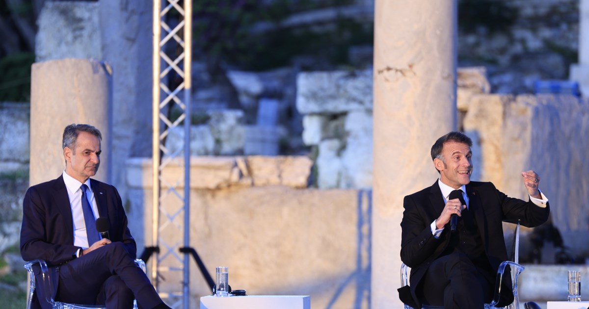 Μακρόν στο δείπνο στο Προεδρικό: "Η Γαλλία σας αγαπά, ζήτω η Ελλάδα" - Ποιοι κάθισαν στο τραπέζι [εικόνες - βίντεο] - εικόνα 8