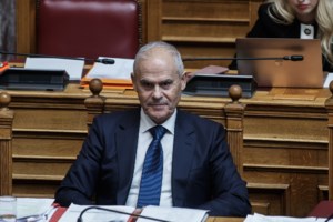 Νίκος Ταγαράς: Συγκινητικό το τελευταίο αντίο στην Κόρινθο - Ποιοι πολιτικοί έδωσαν το παρών - εικόνα 12