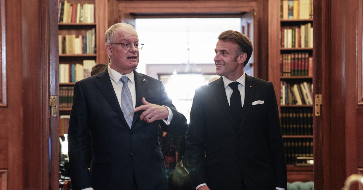 Στο Προεδρικό Μέγαρο ο Μακρόν για επίσημο δείπνο με Τασούλα, Μητσοτάκη - Ποιοι παρευρίσκονται [εικόνες]