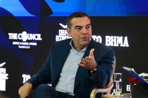 "Κρείττον του λαλείν το σιγάν": Ο Παύλος Μαρινάκης σχολιάζει τη συνέντευξη Τσίπρα στη Liberation