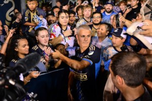 Υπέγραψε το πρώτο επαγγελματικό του συμβόλαιο ο γιος του Ιμπραίμοβιτς - εικόνα 2