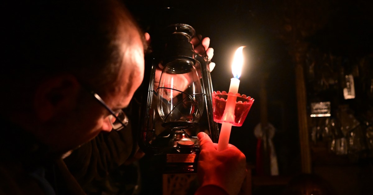 Ανατροπή με τον καιρό του Πάσχα: Με ψύχρα αλλά χωρίς βροχές η Κυριακή - Πού θα βρέχει την ώρα της Ανάστασης