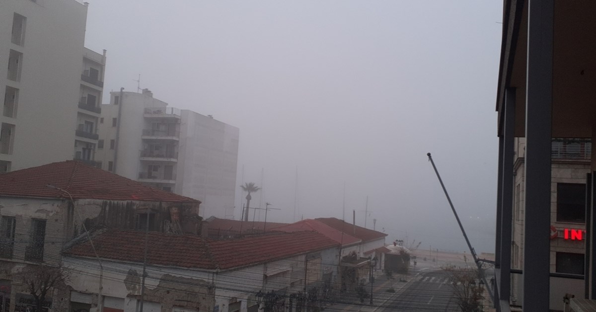 Βόλος: Αφόρητη δυσοσμία και λύματα στο λιμάνι - Πήραν δείγματα για αναλύσεις [εικόνες] - εικόνα 4