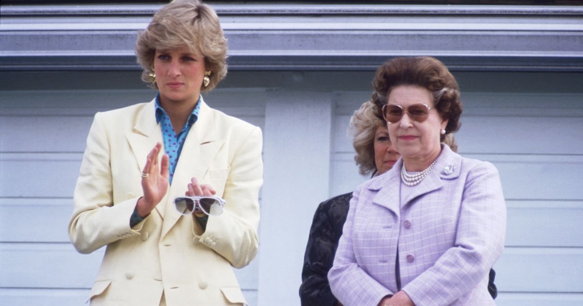 Ο πάπας Φραγκίσκος χαιρέτησε για πρώτη φορά τους πιστούς στην πλατεία του Αγίου Πέτρου, χωρίς να κάνει χρήση οξυγόνου