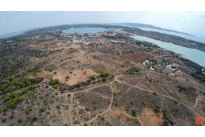 Στη Βουλή οι αντιδράσεις για τις βίλες της Grivalia σε παραλία στο Πόρτο Χέλι – Εντείνονται οι οι διαμαρτυρίες - εικόνα 3