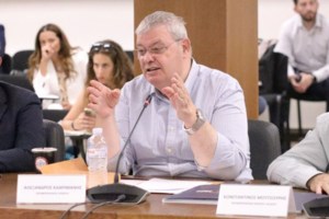 Ατύχημα για τον περιφερειάρχη Ηπείρου - Πήγε να επιθεωρήσει έργο, έπεσε και τραυματίστηκε