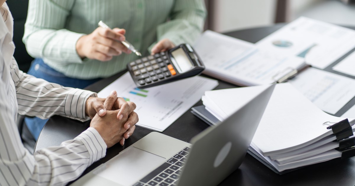 Πόσο αυξάνονται οι εισφορές για επαγγελματίες και αγρότες – Τα νέα ποσά - εικόνα 2