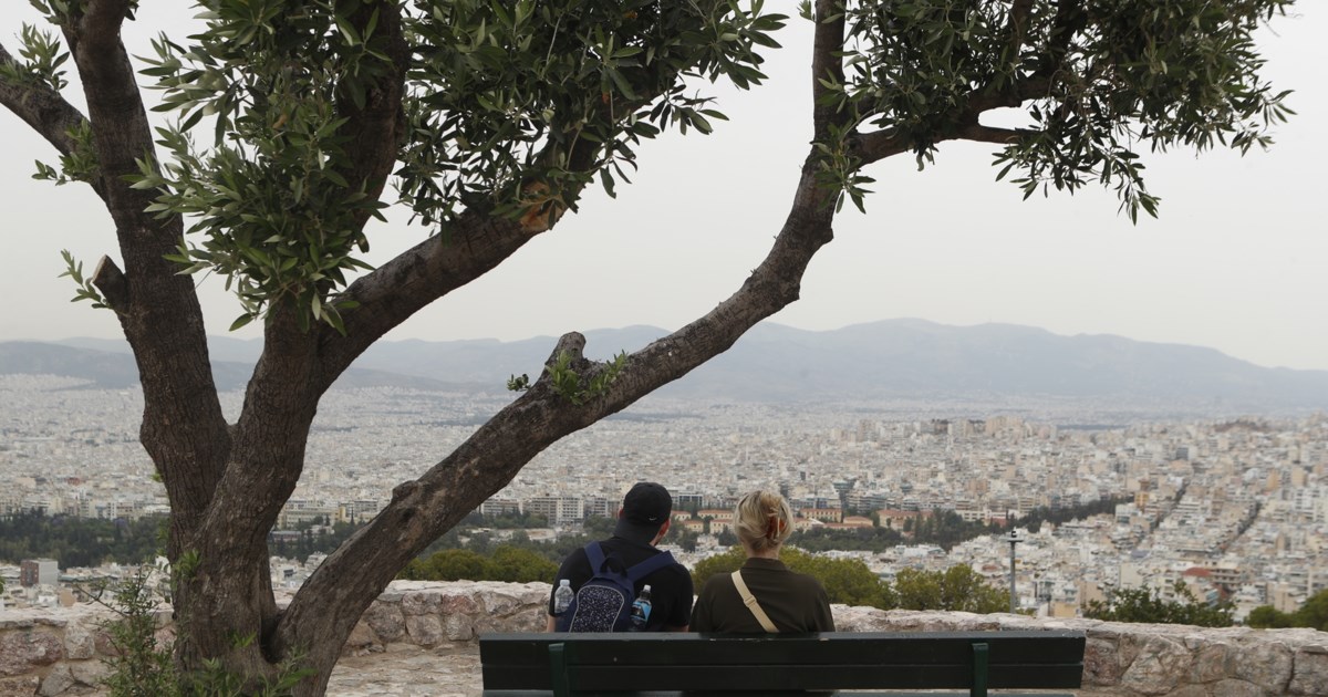 Ραγδαία αλλαγή του καιρού: Ο πολικός αεροχείμαρρος φέρνει "προχωρημένο φθινόπωρο" - Πτώση θερμοκρασίας έως 11 βαθμούς