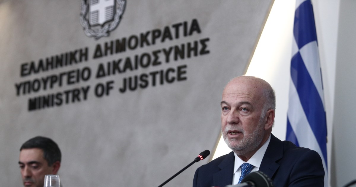 Πώς γκρεμίστηκε το "ακαταδίωκτο" των τραπεζικών - Ο Φλωρίδης έπεισε την κυβέρνηση