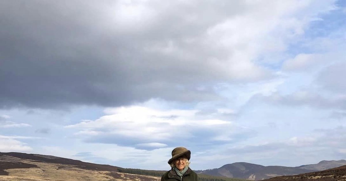 Πριγκίπισσα Καμίλα σε ντοκιμαντέρ του BBC: Οι παιδικές αναμνήσεις, η αγάπη του πατέρα της και το δικό της πάθος