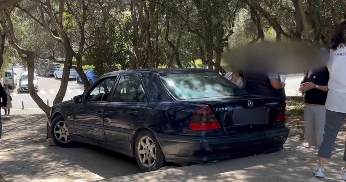 Τροχαίο στον Κηφισό: Αναποδογύρισε αυτοκίνητο, τραυματίστηκε ελαφρά ο οδηγός [βίντεο]