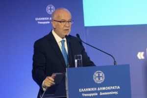 Γλυφάδα: Ποινική δίωξη για ανθρωποκτονία από πρόθεση στον 46χρονο πατροκτόνο - Πήρε προθεσμία να απολογηθεί