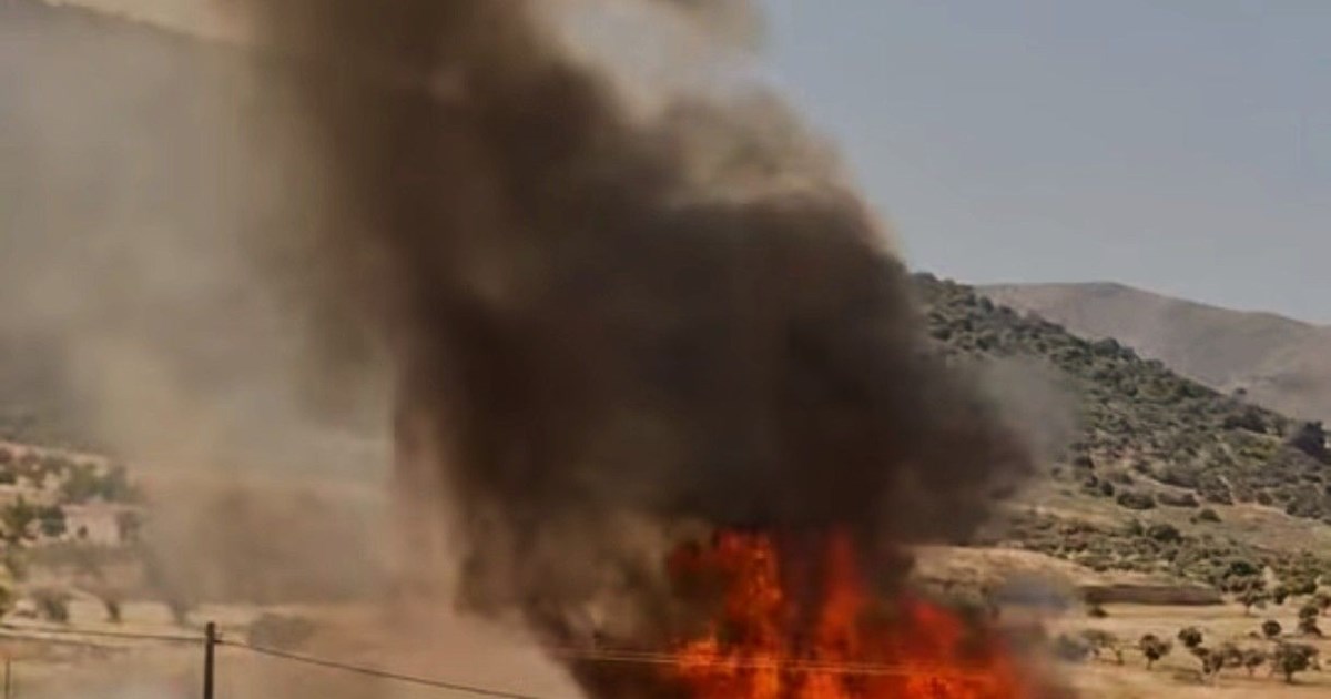 Χειροπέδες σε 60χρονο για τη φωτιά στο Μαρκόπουλο – Του επιβλήθηκε και πρόστιμο 3.712,5 ευρώ