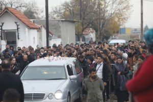 Δίκη για τον θάνατο του 16χρονου Ρομά Κώστα Φραγκούλη: Ήμουν σε άμυνα - Πυροβόλησα στα λάστιχα, ισχυρίστηκε ο αστυνομικός