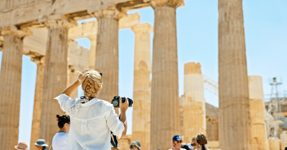 Σημαντική αύξηση της τουριστικής κίνησης στην Αθήνα - Οι πληρότητες, οι τιμές και τα έσοδα