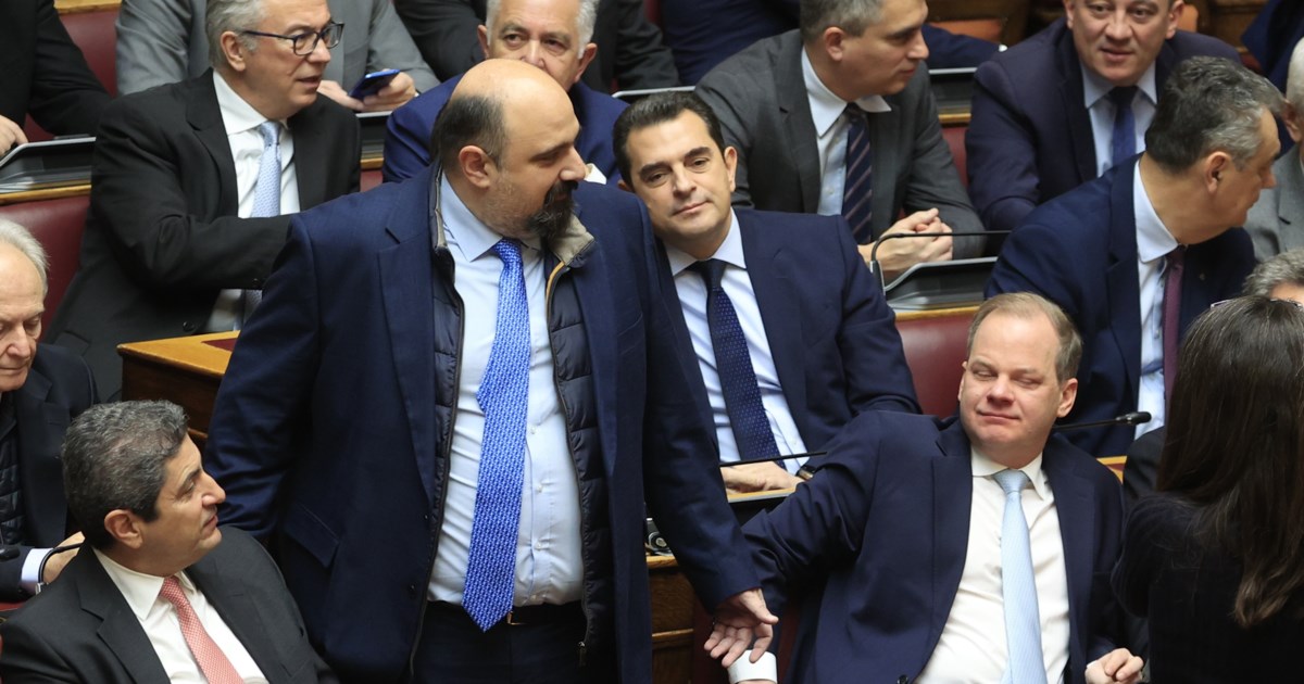 ΠΑΣΟΚ: Καβγάς Νίκου Ανδρουλάκη με Ευαγγελία Λιακούλη στη συνεδρίαση της κοινοβουλευτικής ομάδας για τον Τριαντόπουλο