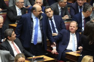 ΠΑΣΟΚ: Καβγάς Νίκου Ανδρουλάκη με Ευαγγελία Λιακούλη στη συνεδρίαση της κοινοβουλευτικής ομάδας για τον Τριαντόπουλο