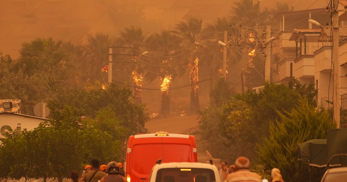 Τουρκία: Μαίνονται οι φωτιές στη Σμύρνη - Σε δύσκολη κατάσταση Τσέσμε και Οντεμίς - Νεκρός 81χρονος - εικόνα 2
