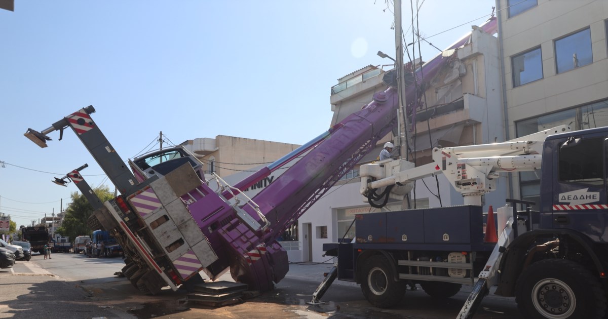 Ο Άδωνις Γεωργιάδης δικαιολογεί το "μπάζωμα" στα Τέμπη με αφορμή τον γερανό στο Περιστέρι