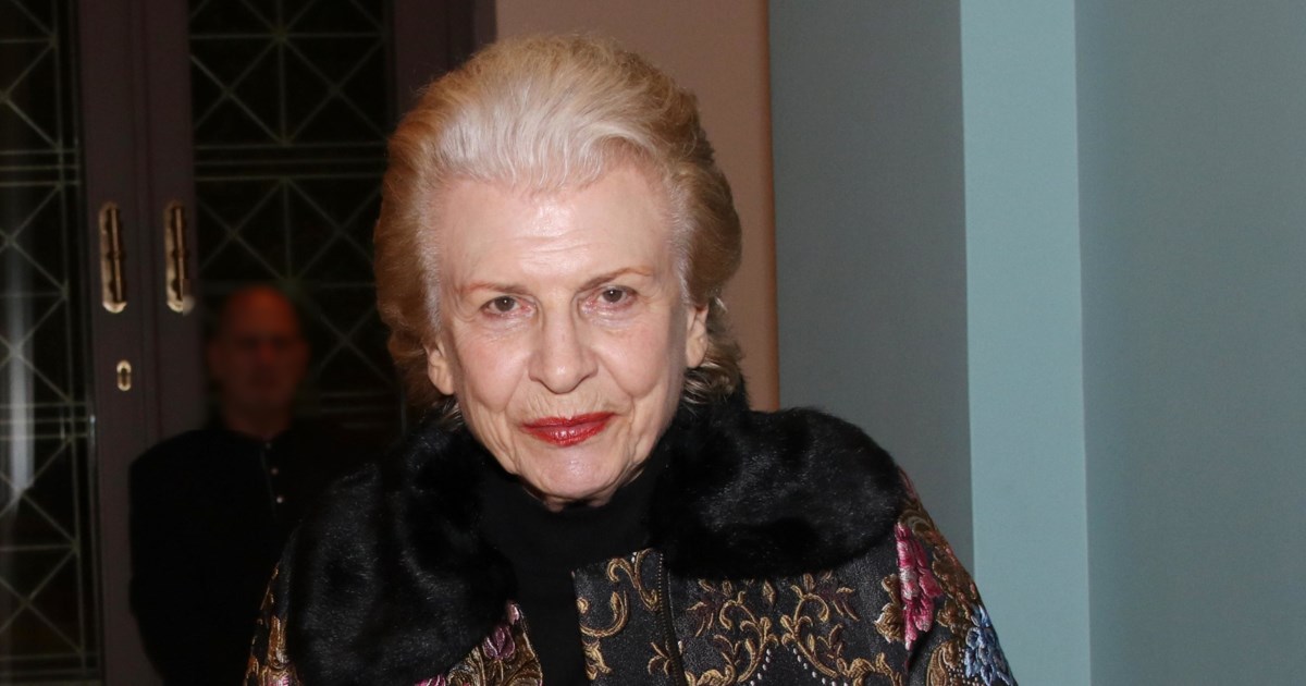 Σύλβα Ακρίτα: Συγκίνηση στο τελευταίο αντίο στη μητέρα της Ελενας Ακρίτα [εικόνες] - εικόνα 37