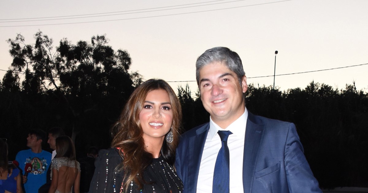 Η Σταματίνα Τσιμτσιλή σε εστιατόριο δίπλα στο κύμα: Οικογενειακή εξόρμηση για θαλασσινά