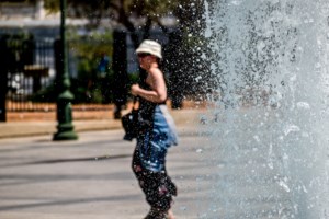 Μαρουσάκης: Έρχεται "κοκτέιλ" σκόνης και λασποβροχών - Πότε ο υδράργυρος θα δείξει πάνω από 30 βαθμούς