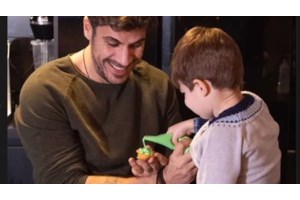 Άκης Πετρετζίκης: Οι φωτογραφίες με τα παιδιά του από τις καλοκαιρινές τους διακοπές