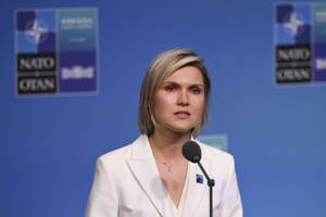 Δανός δημοσιογράφος τα "έχωσε" στον Ρούτε: "Δεν πλήττεται ο αυτοσεβασμός σου όταν σιωπάς δίπλα στον Τραμπ;"