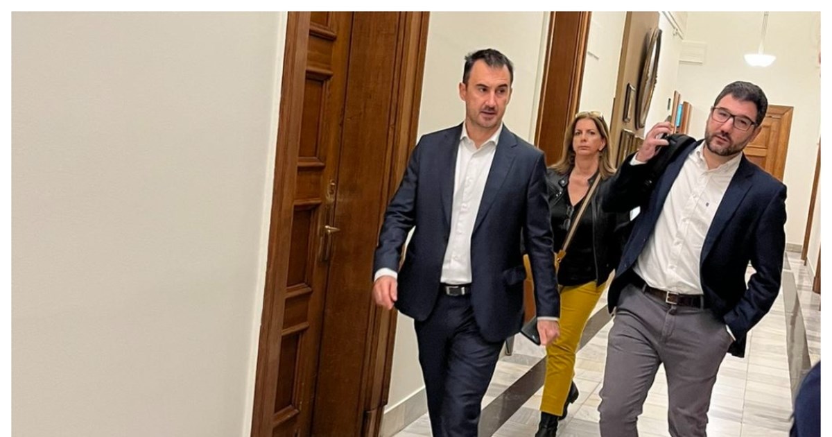 Η πρώτη δήλωση Ηλιόπουλου μετά την αποχώρηση από τον ΣΥΡΙΖΑ: Είμαστε 11, θα ξεκαθαρίσουν όλα σε λίγες ημέρες