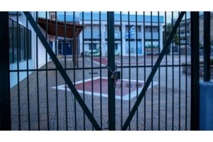 Πύργος: Βίντεο-ντοκουμέντο από τον άγριο ξυλοδαρμό 13χρονης από 14χρονη συμμαθήτριά της