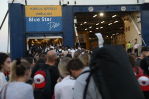Δεκαπενταύγουστος: Αυξημένη η έξοδος από τα λιμάνια της Αττικής παρά τα προβλήματα από τους ισχυρούς ανέμους - Τα δρομολόγια