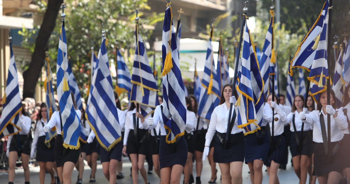 Πάτρα: Κατεπείγουσα ΕΔΕ για τον γυμναστή που ήθελε για την παρέλαση "μαθήτριες ψηλές, αδύνατες και καστανές" - εικόνα 2