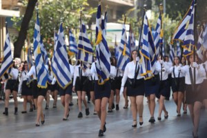 Πάτρα: Κατεπείγουσα ΕΔΕ για τον γυμναστή που ήθελε για την παρέλαση "μαθήτριες ψηλές, αδύνατες και καστανές" - εικόνα 2