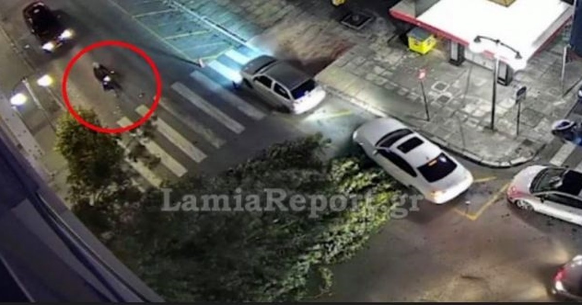 Ναύπλιο: Τεράστιο κλαδί δέντρου έπεσε σε κεντρική πλατεία της πόλης [εικόνες, βίντεο] - εικόνα 4