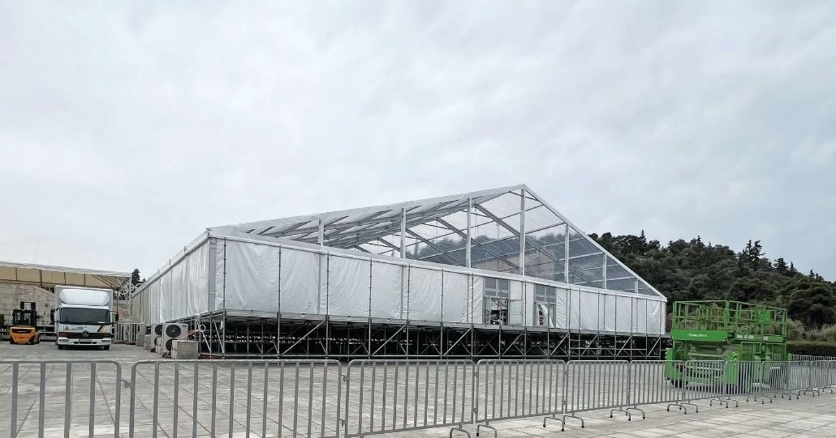 Η Coca Cola Hellenic ακύρωσε την εκδήλωση έξω από το Καλλιμάρμαρο μετά την "κόκκινη κάρτα" της Μενδώνη για την κατασκευή