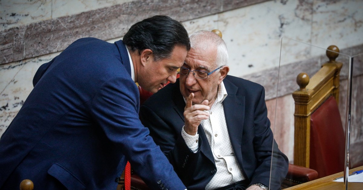 Σκληρή κόντρα Κωνσταντοπούλου - Μαρκόπουλου: "Είσαι καταδότης, χιτλερίσκος ο Αδωνις" - "Είσαι χούλιγκαν" - εικόνα 2