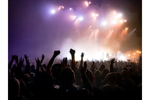 Υπόθεση ομαδικού βιασμού 19χρονης στην Κρήτη: Παραδόθηκαν ο γνωστός ράπερ και ο συνεργάτης του