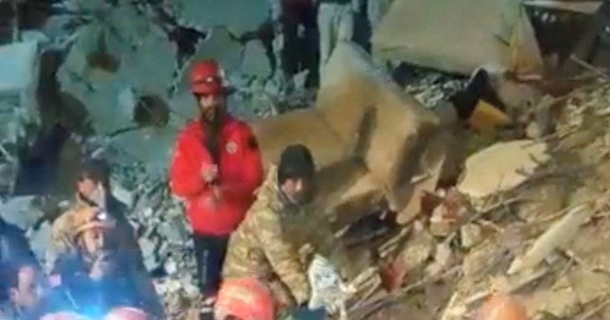 Σεισμός στην Τουρκία: "100.000 άνθρωποι είναι κάτω από τα συντρίμμια" - Εφιαλτική εκτίμηση Τούρκου καθηγητή