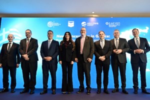 Συνάντηση Κίμπερλι Γκίλφοϊλ με Αμερικανούς Γερουσιαστές