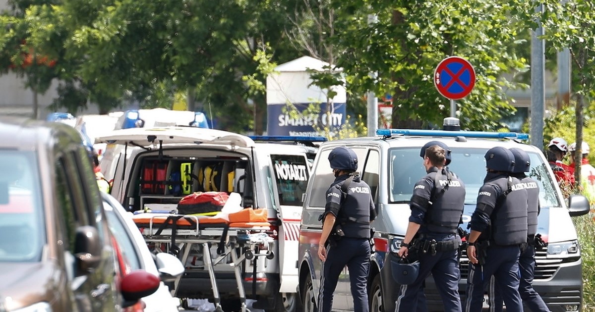 "Σκληρά" μέτρα στη Συρία: Με μπουρκίνι στην παραλία και "φαρδιά και σεμνά" ρούχα οι γυναίκες