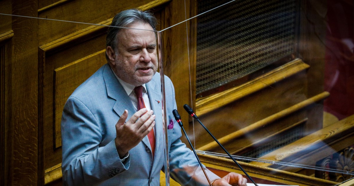 "Βράζουν" οι ελεύθεροι επαγγελματίες για τον Κατρούγκαλο και την αύξηση των ασφαλιστικών κρατήσεων στο 20%