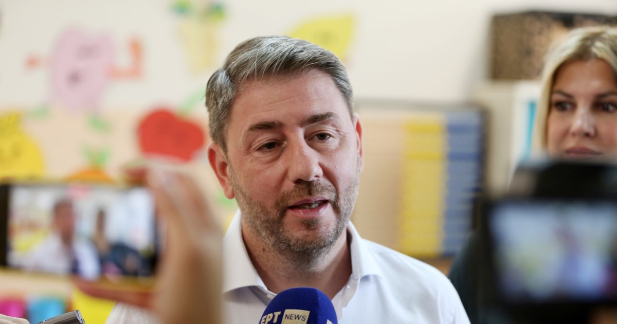 Στο Ηρώδειο ο Νίκος Ανδρουλάκης μαζί με τον ηθοποιό Μιχάλη Αεράκη - Η χειραψία με την Μαρίνα Σταυράκη [εικόνες] - εικόνα 5